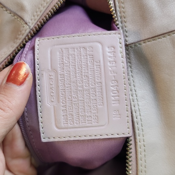 Coach Ashley Satchel - Picture 3 of 9